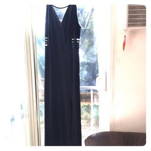 Long black mesh dress with slit on the bottom ⬛️♣️